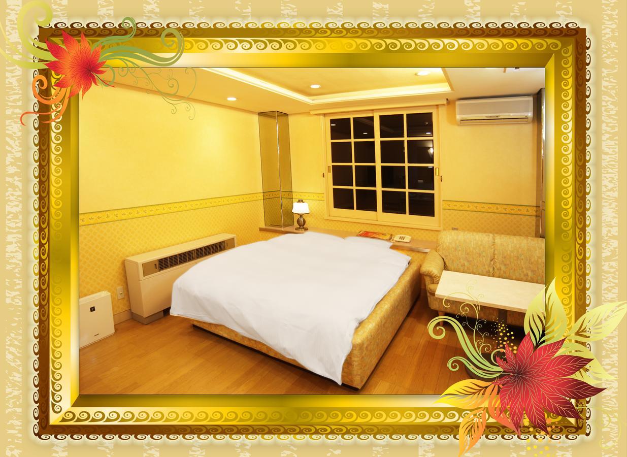 Kyoto Hotel Crown (Adults Only) Eksteriør bilde