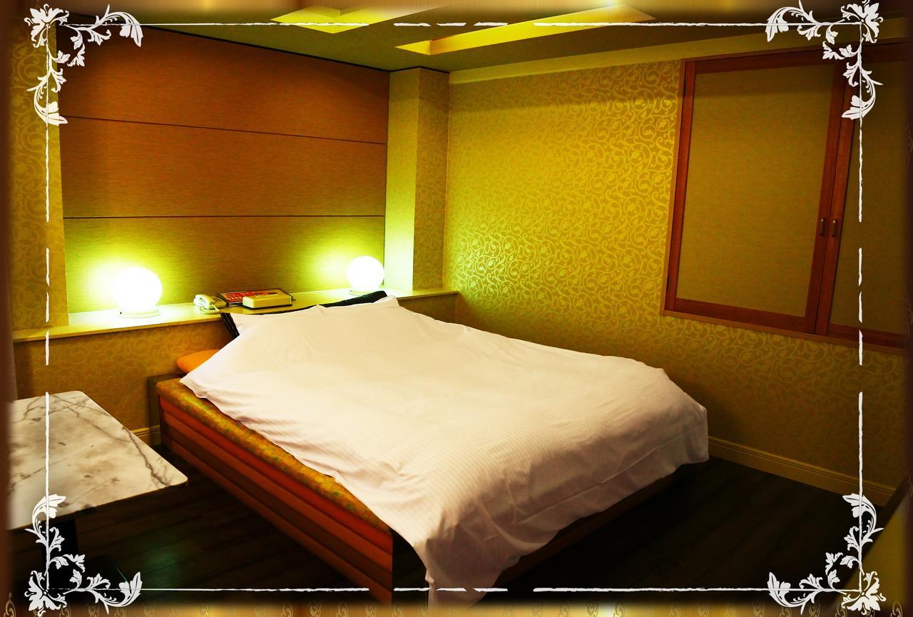 Kyoto Hotel Crown (Adults Only) Eksteriør bilde