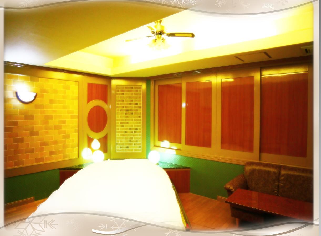 Kyoto Hotel Crown (Adults Only) Eksteriør bilde